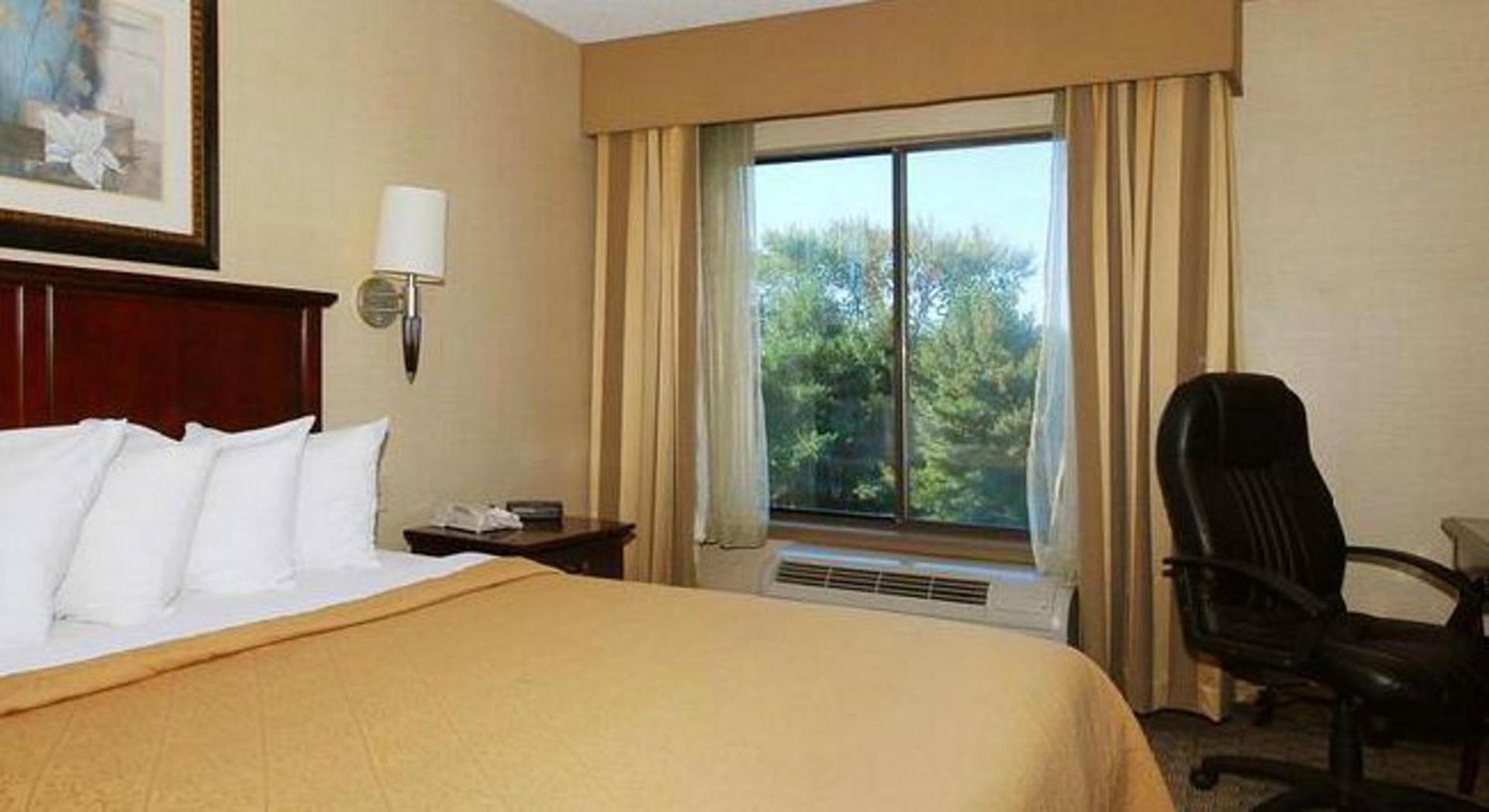 Quality Inn & Suites Bensalem photo 4