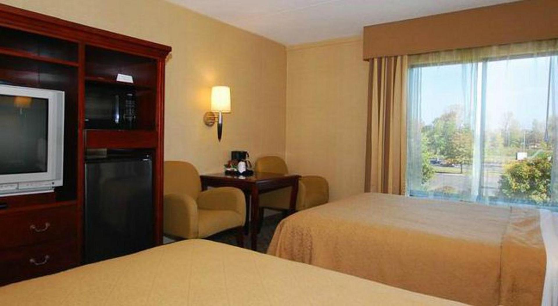 Quality Inn & Suites Bensalem photo 8