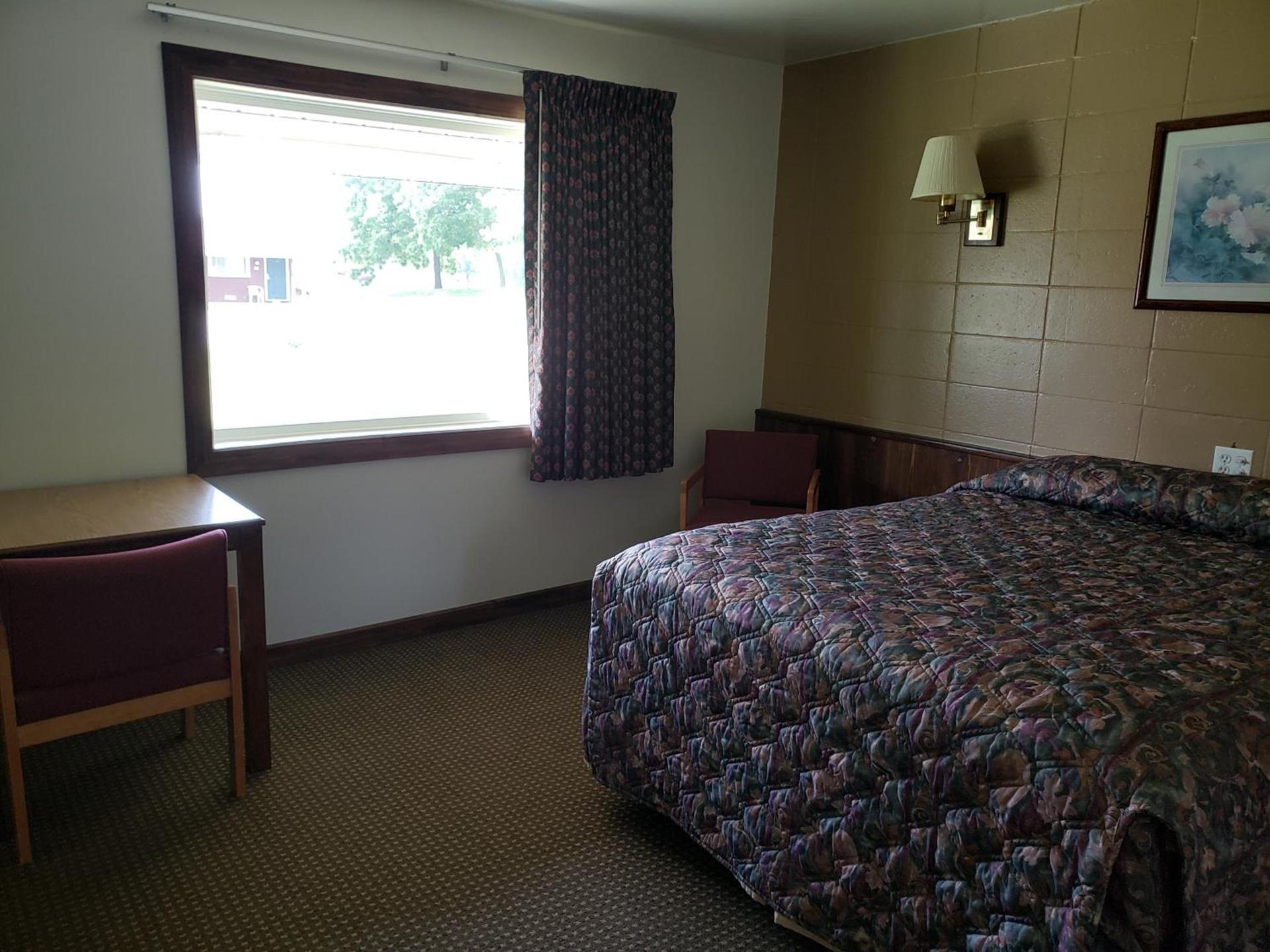Spinning Wheel Motel photo 13