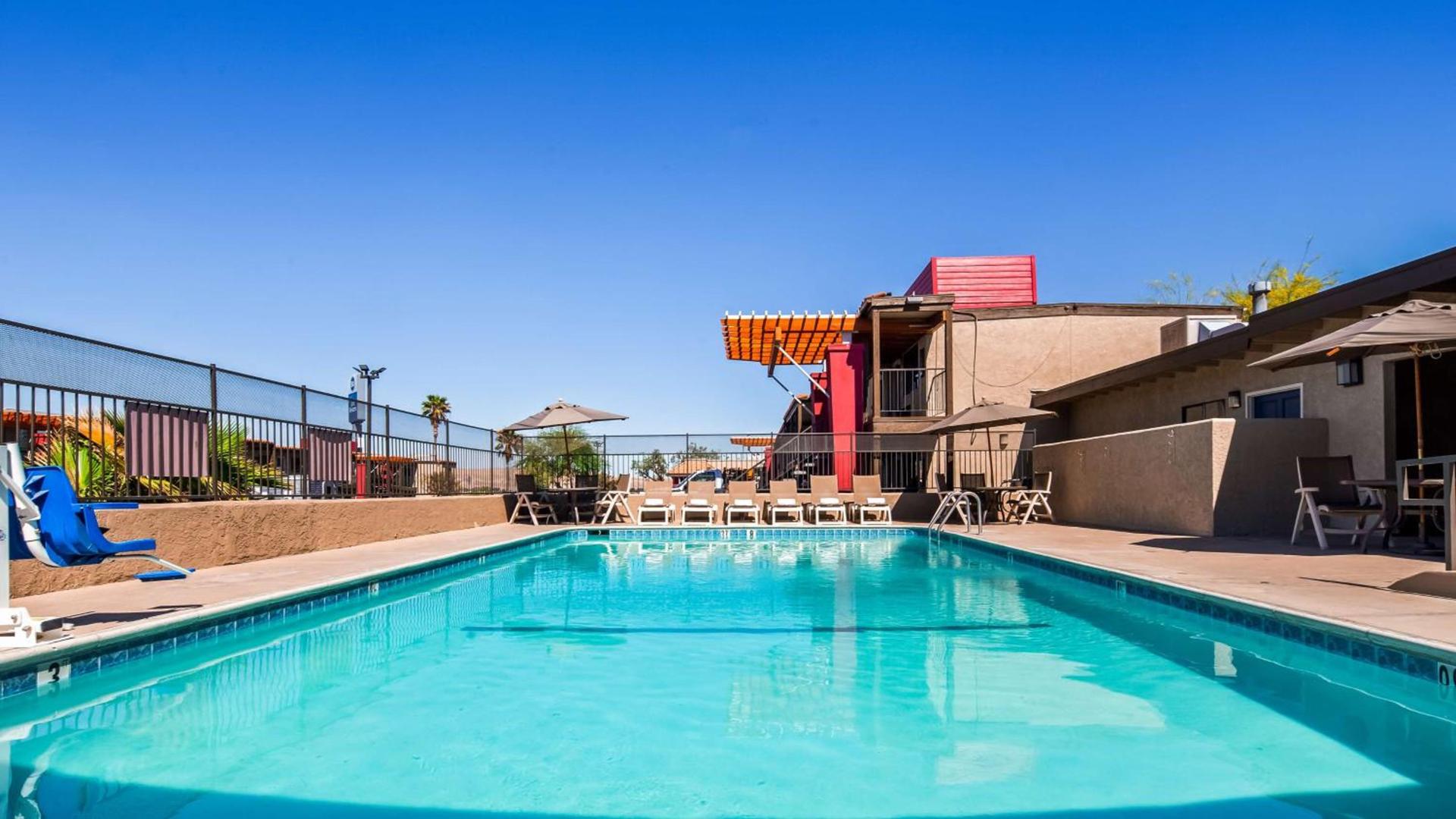 Best Western Desert Villa Inn photo 2