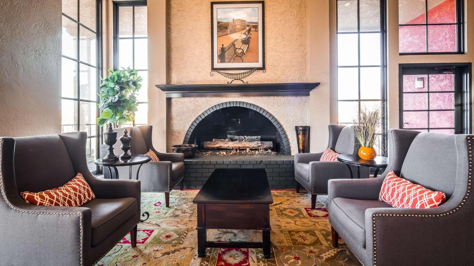 Best Western Desert Villa Inn photo 9