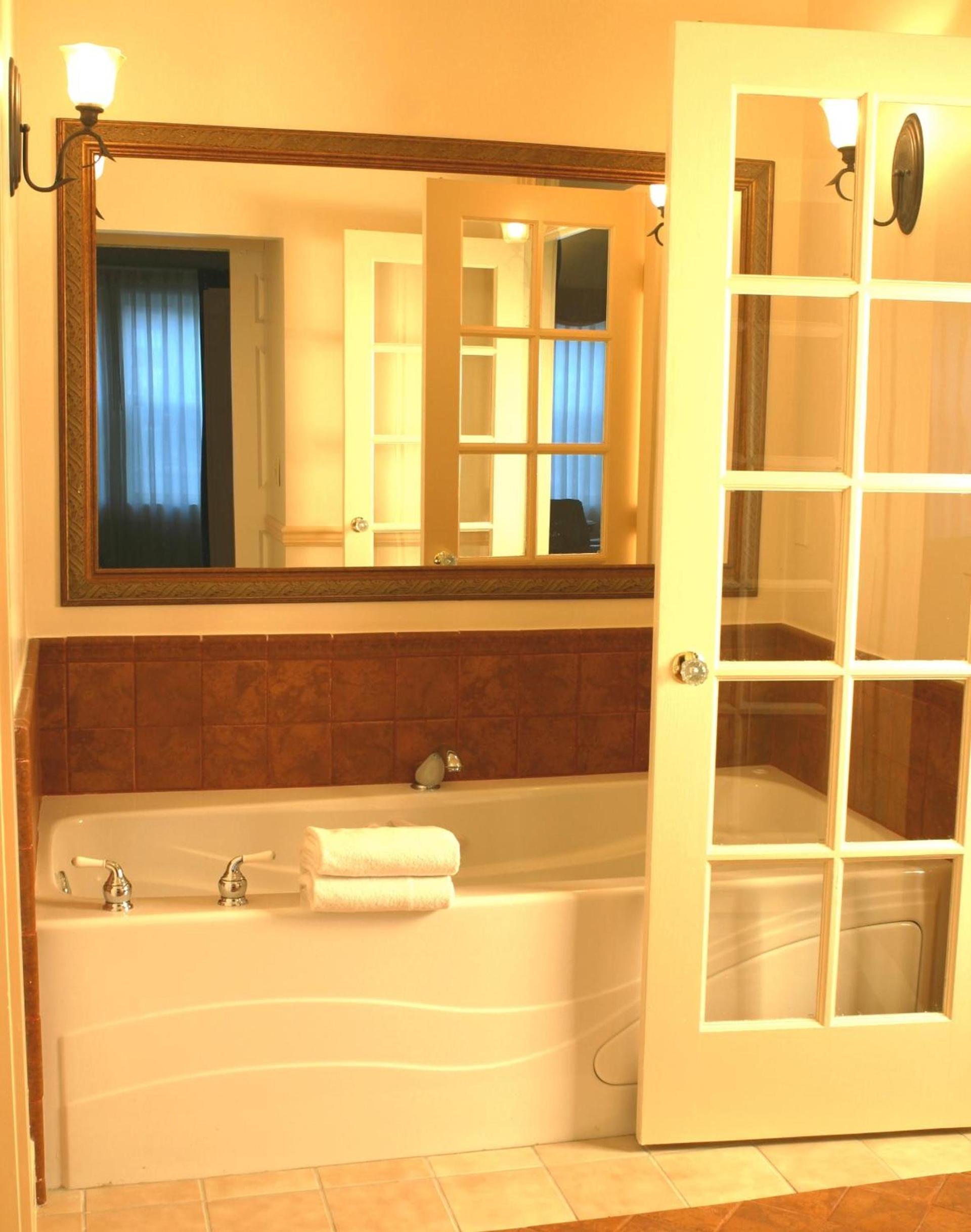 Fairhaven Village Inn photo 15