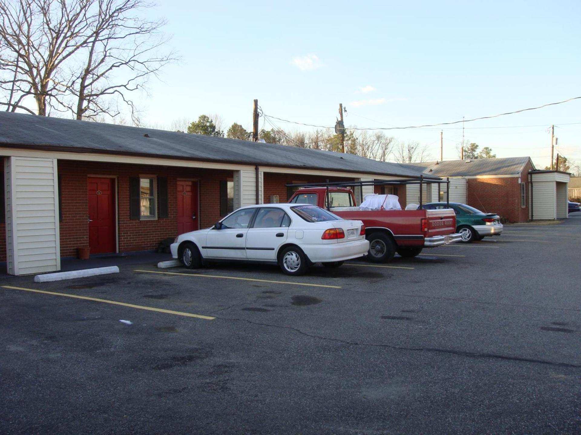 OYO Palm Leaf Motel photo 1