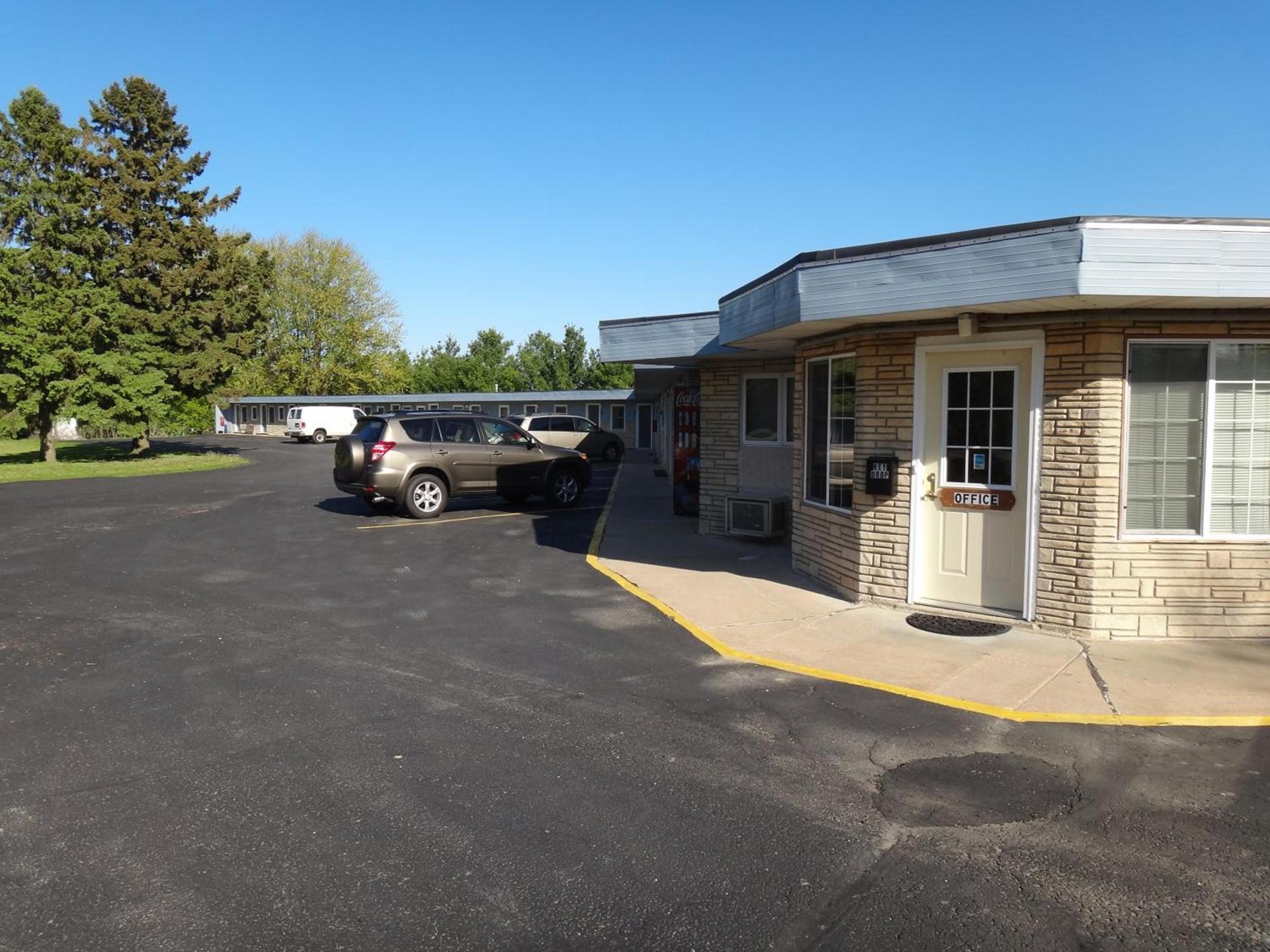 Pine Ridge Motel photo 51