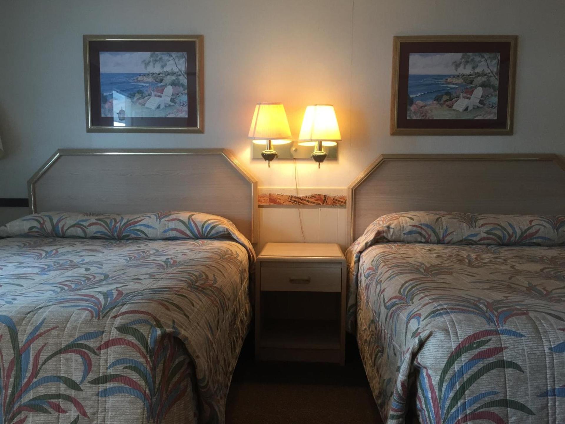 Twin Pine Motel photo 16