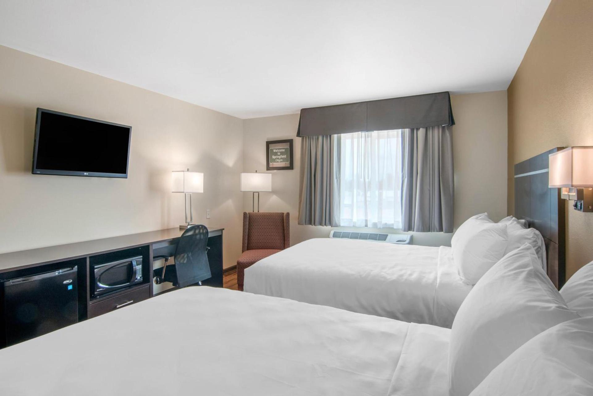 Econo Lodge Inn & Suites Springfield Main Street photo 6