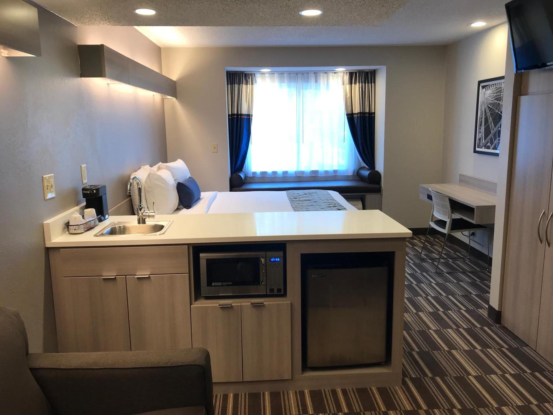 Microtel Inn & Suites by Wyndham Atlanta Buckhead Area photo 33