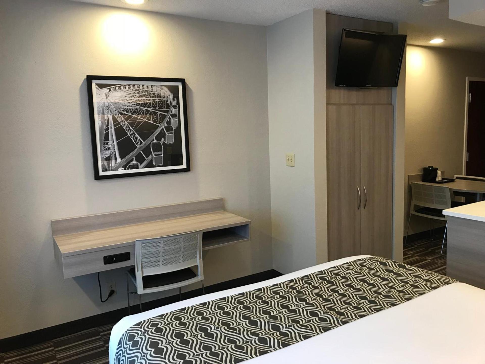 Microtel Inn & Suites by Wyndham Atlanta Buckhead Area photo 38