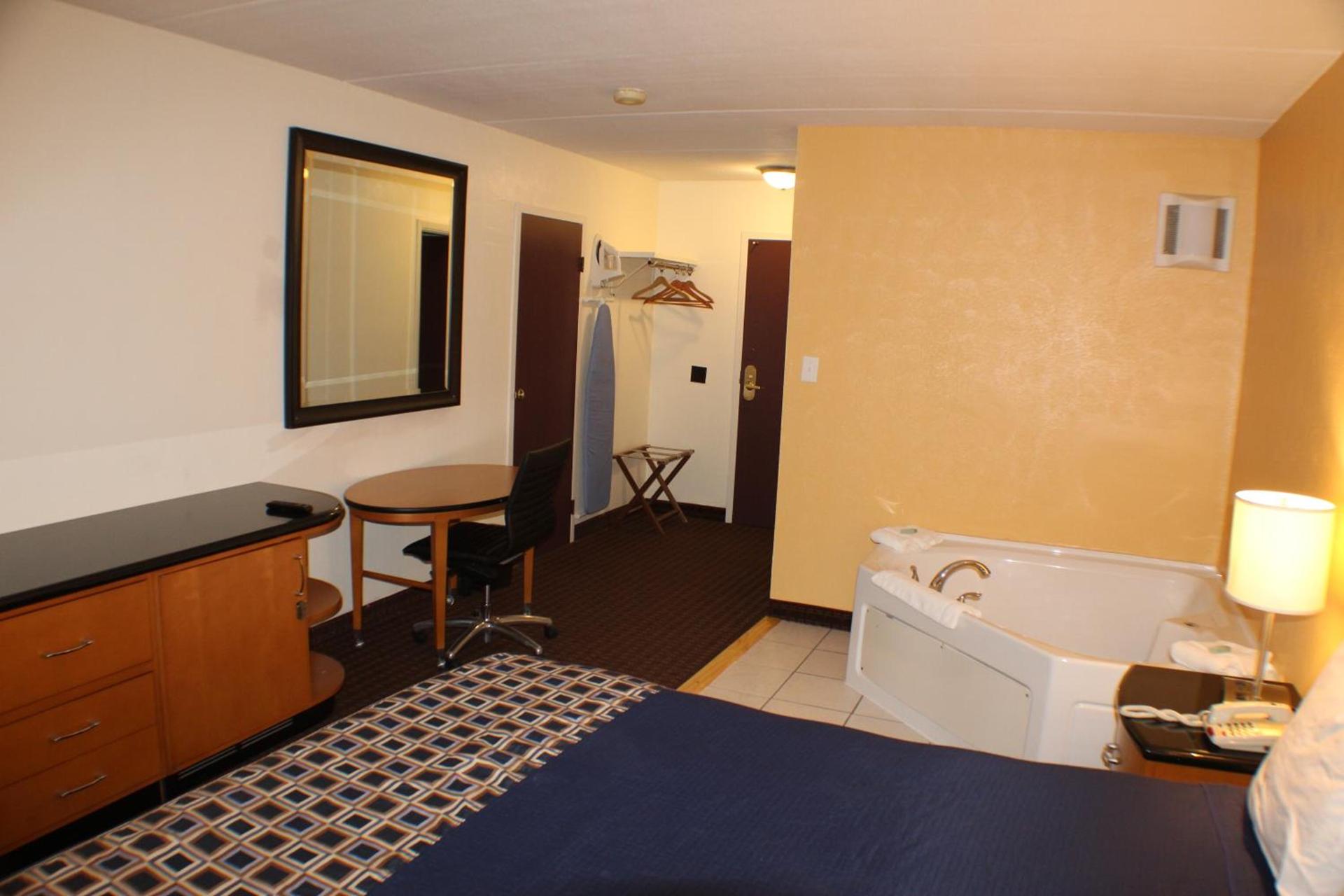 Americas Best Value Inn Geneva photo 15