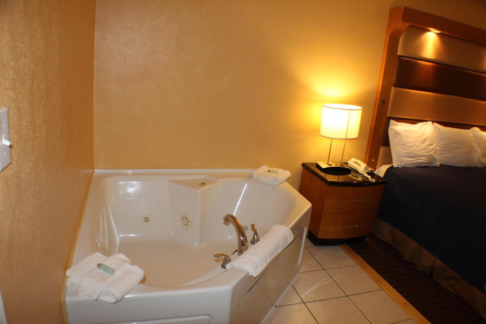 Americas Best Value Inn Geneva photo 17