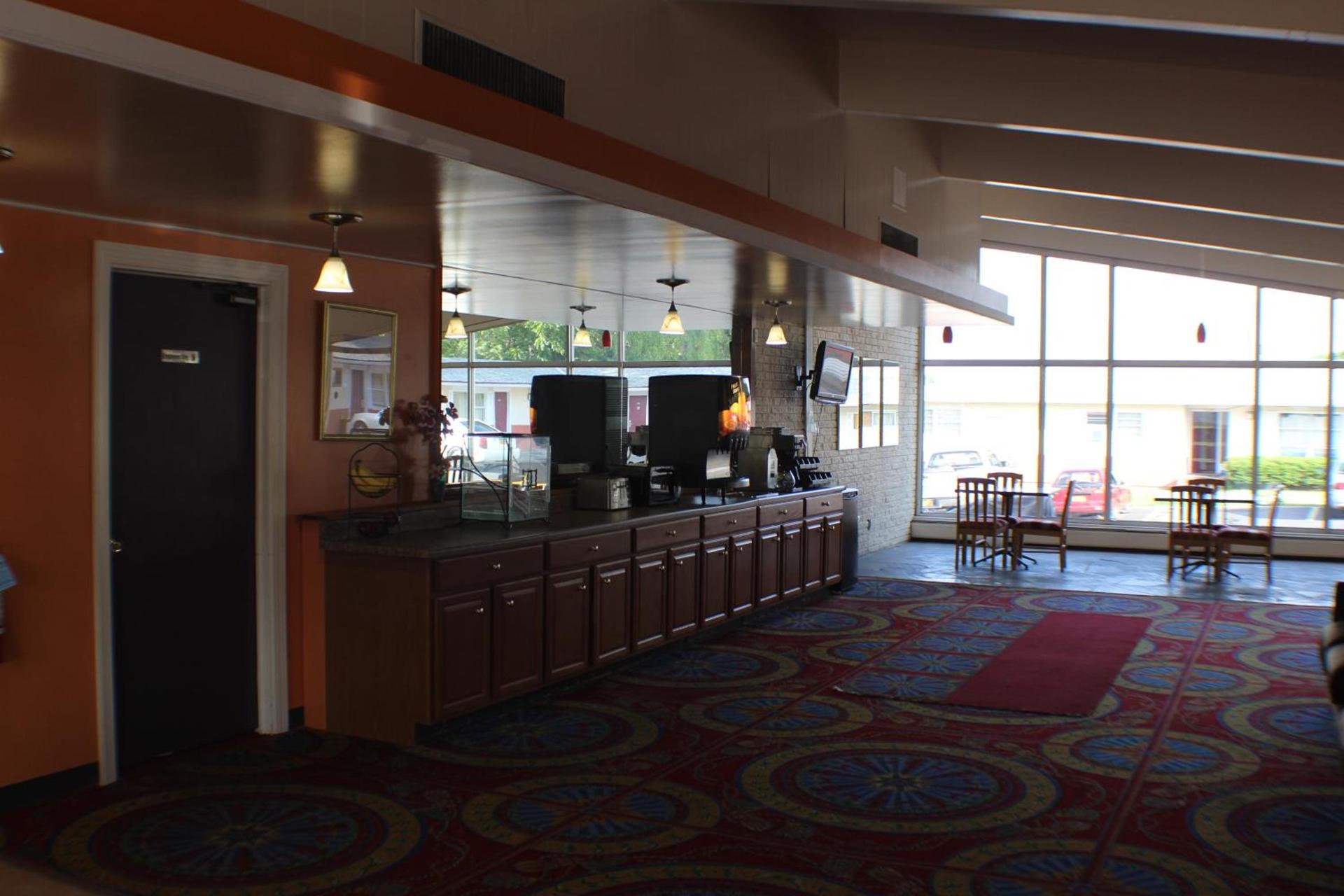 Americas Best Value Inn Geneva photo 11