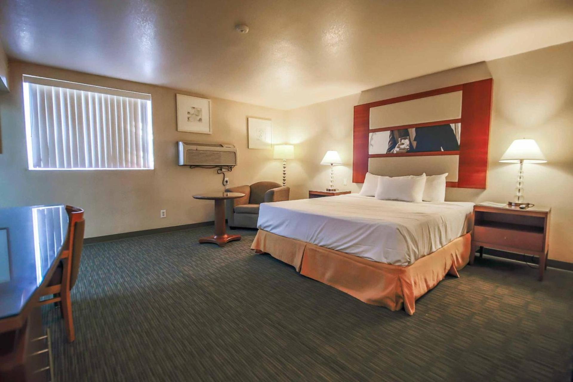 Sunrise Inn photo 53
