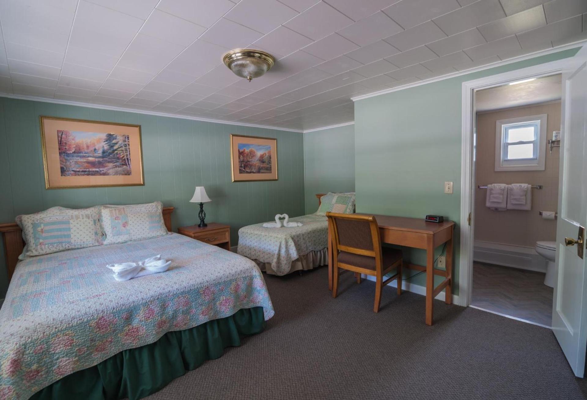 Profile Motel & Cottages photo 22