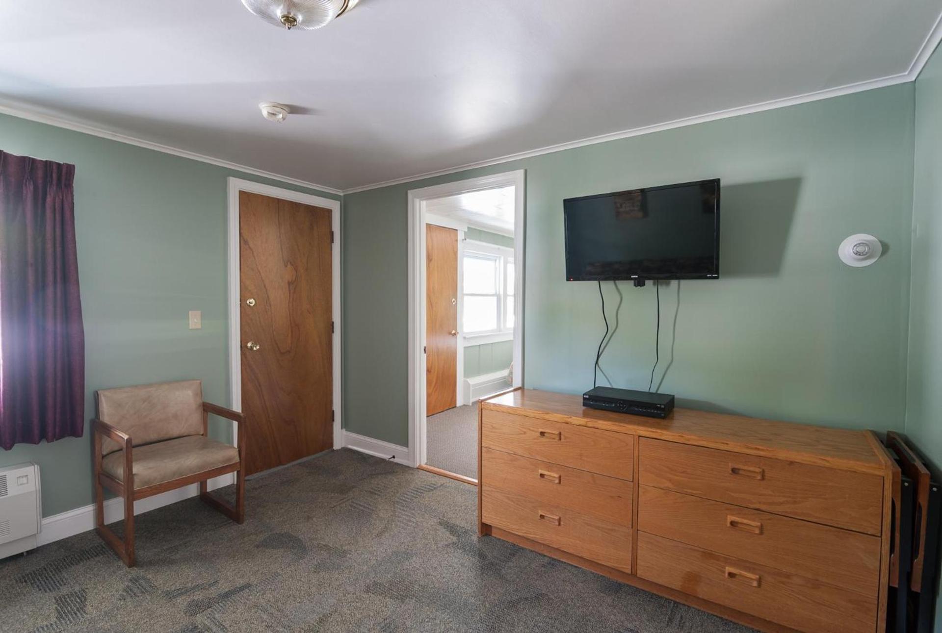 Profile Motel & Cottages photo 16