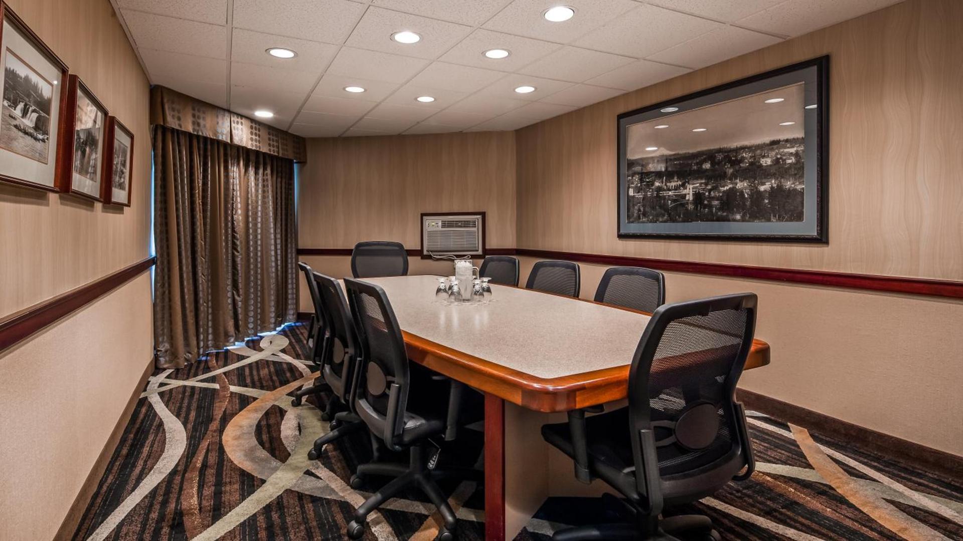 Best Western Plus Rivershore Hotel photo 35
