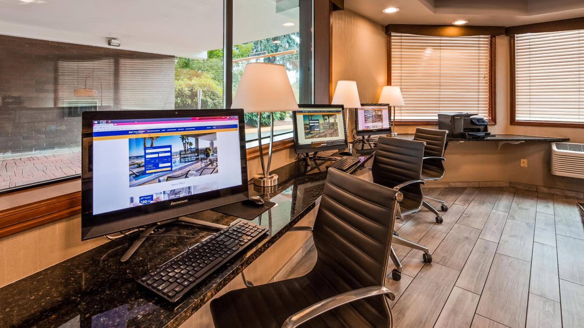 Best Western Plus Rivershore Hotel photo 38