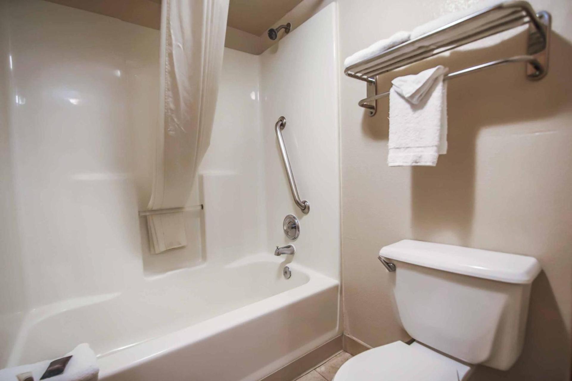 Sunrise Inn photo 42