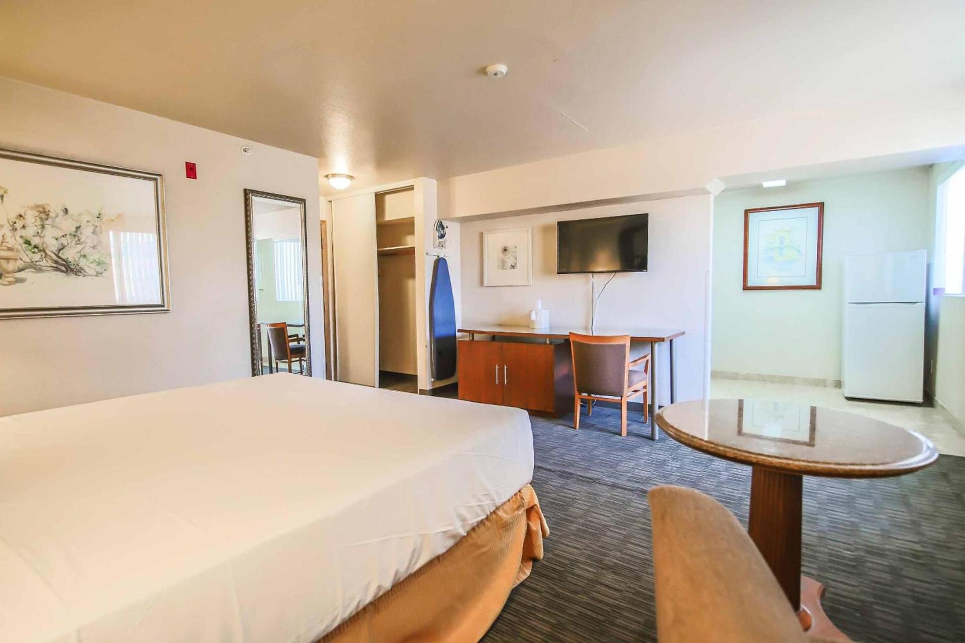Sunrise Inn photo 39
