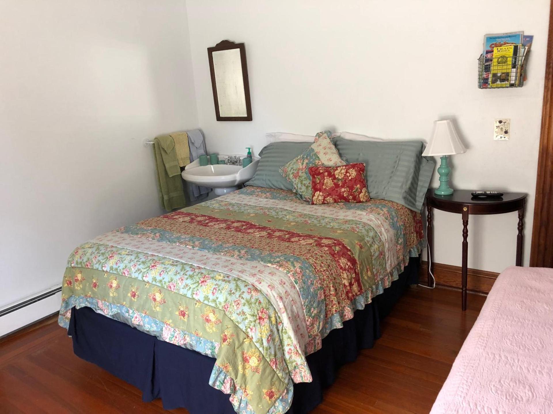 Antique Rose Inn Windham photo 41