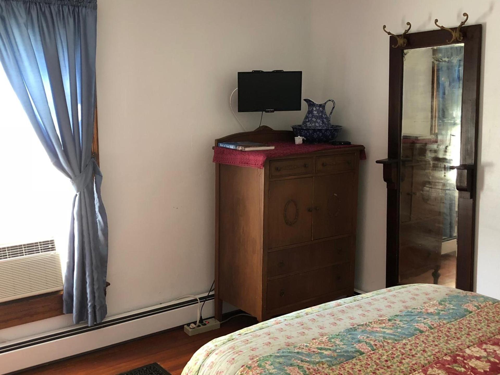 Antique Rose Inn Windham photo 40