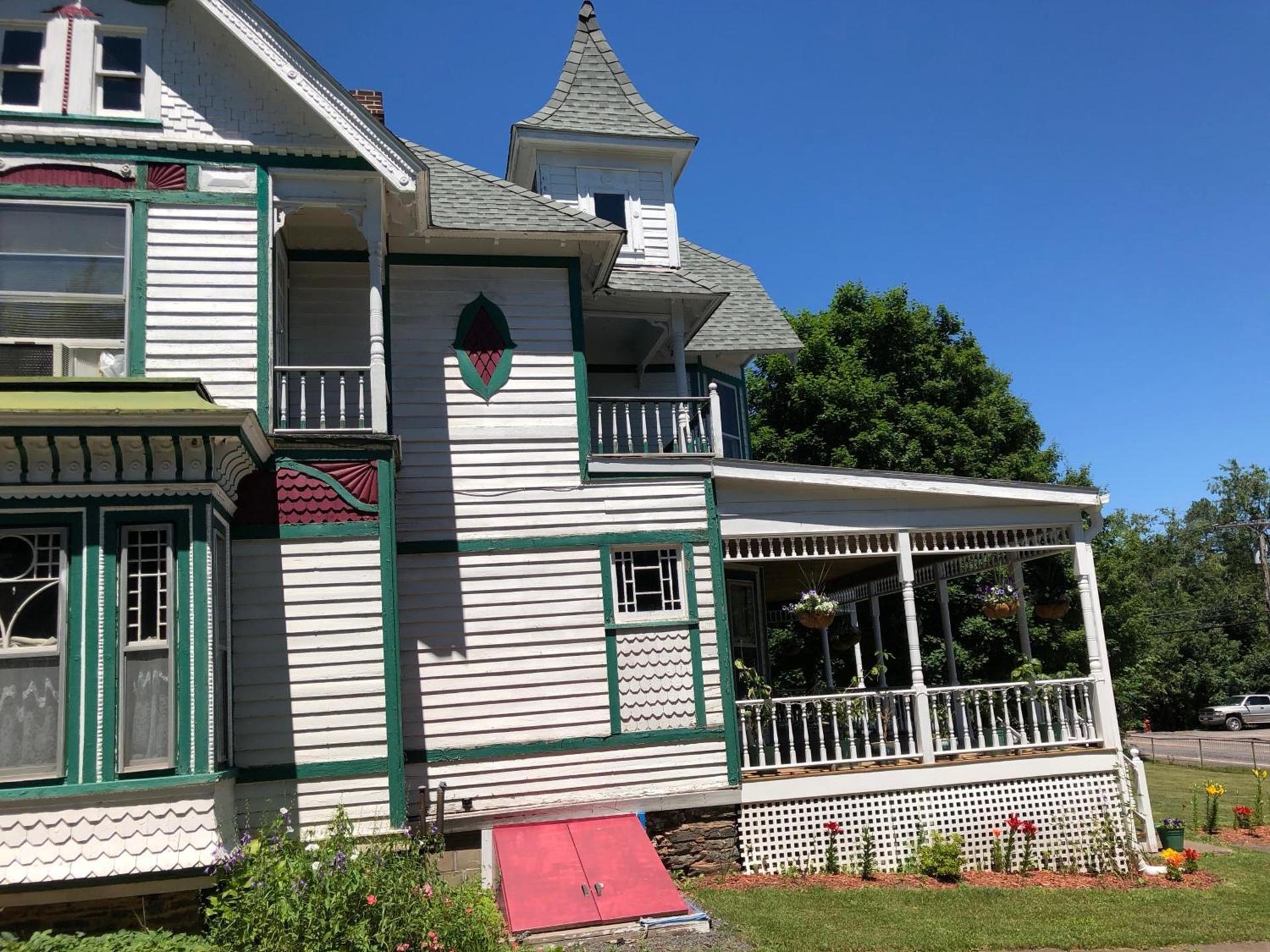 Antique Rose Inn Windham photo 24