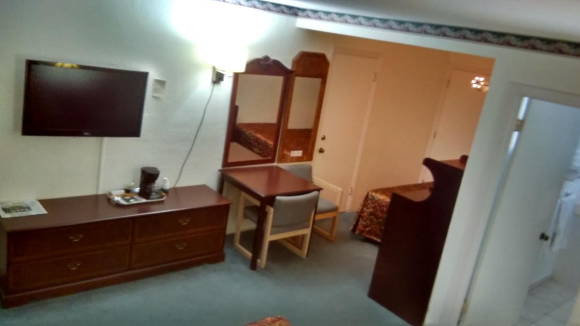 El Rancho Motel photo 2