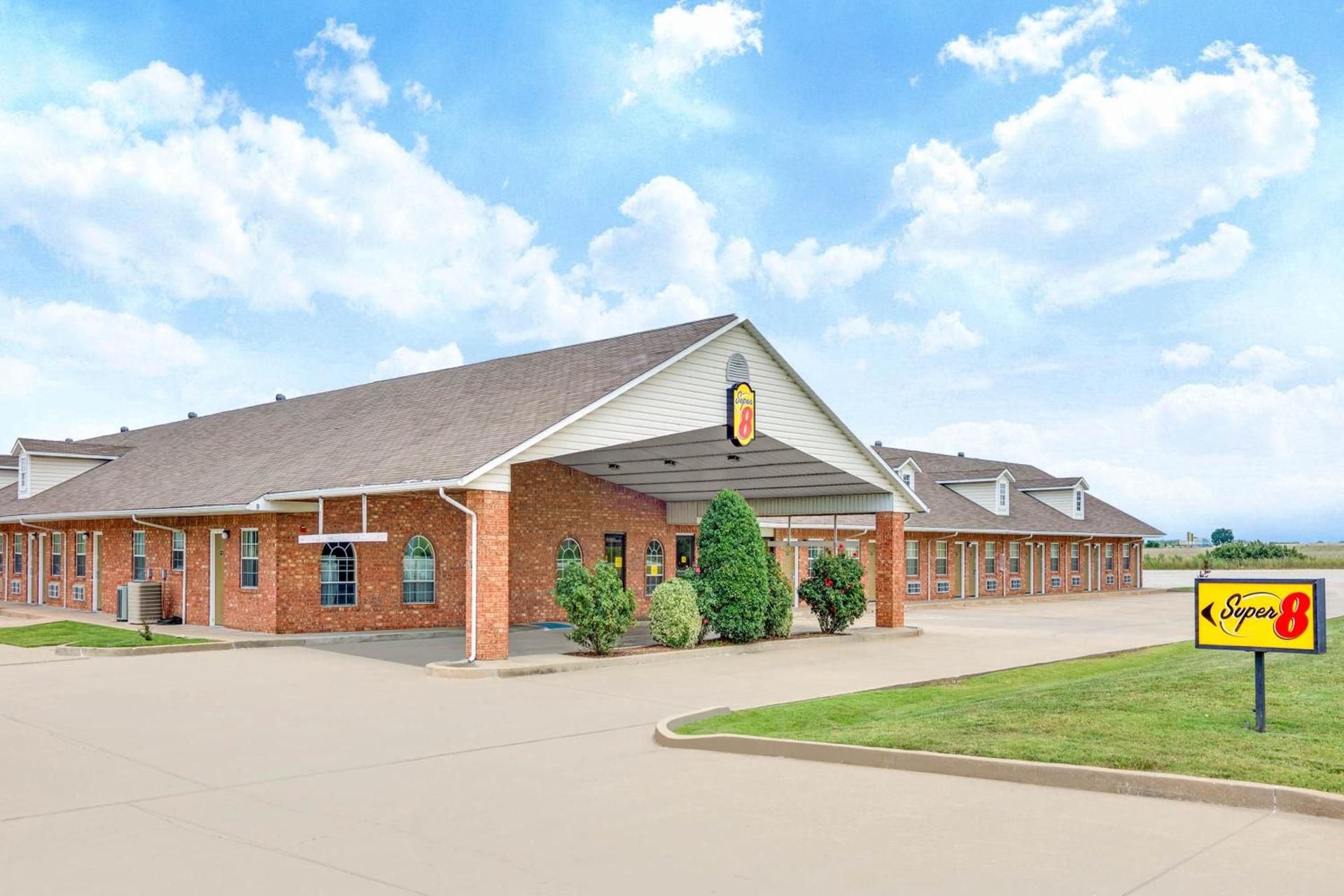 Super 8 by Wyndham Big Cabin/Vinita Area photo 47