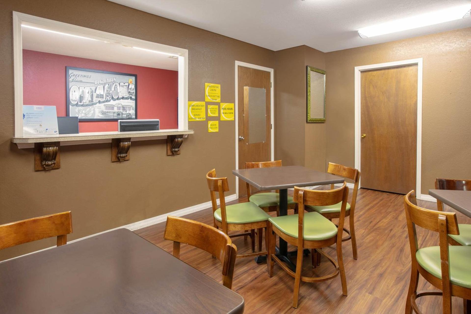 Super 8 by Wyndham Big Cabin/Vinita Area photo 43