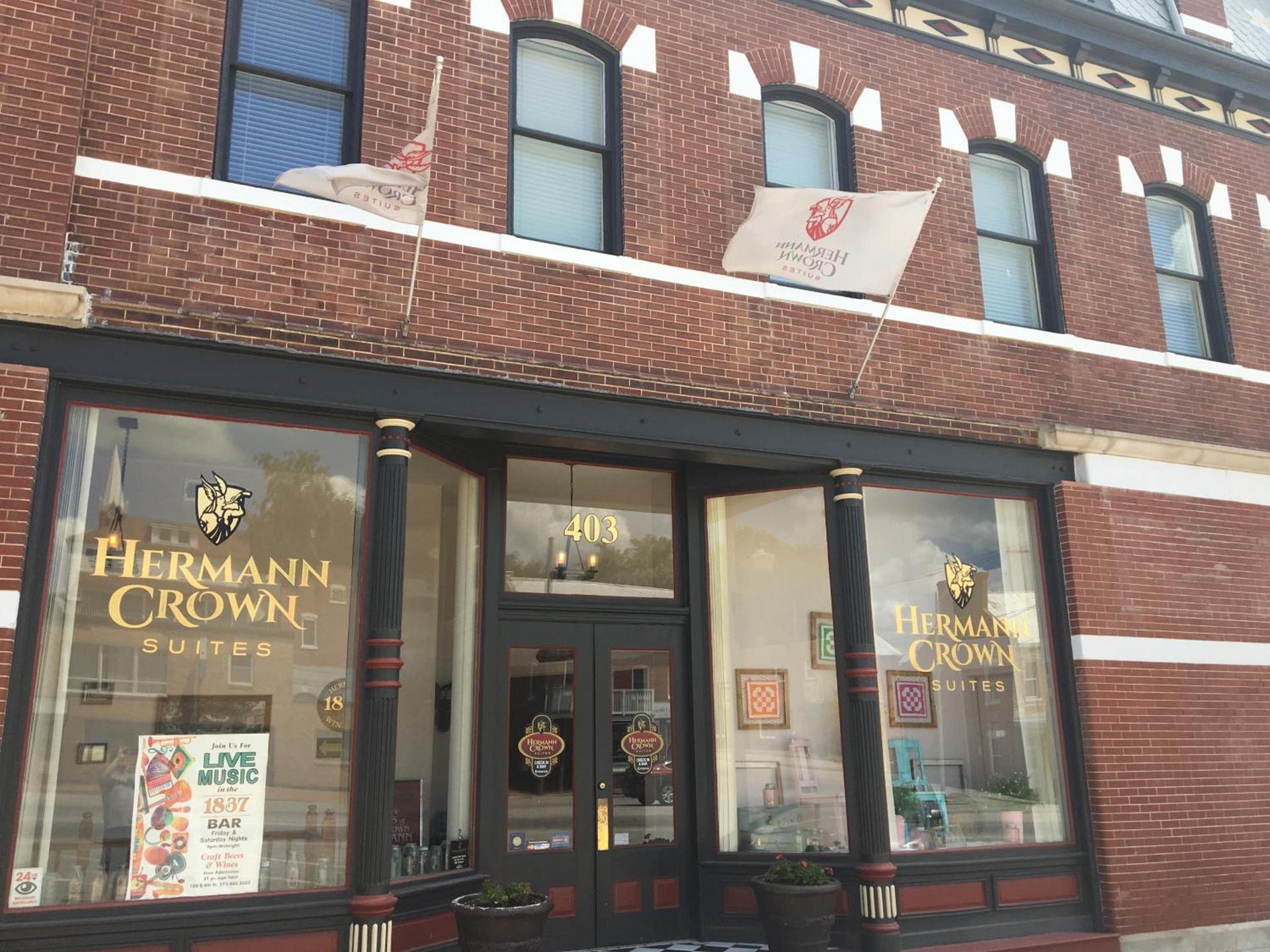 Hermann Crown Suites photo 75