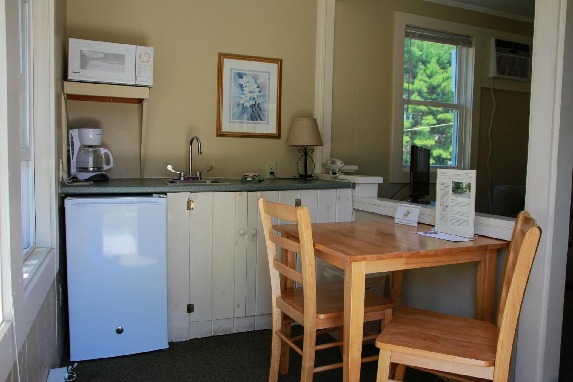Kennebunk Gallery Motel and Cottages photo 7