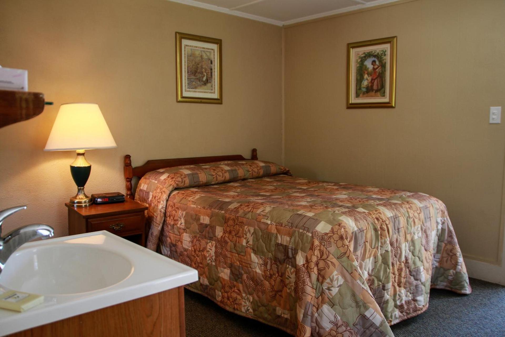 Kennebunk Gallery Motel and Cottages photo 6