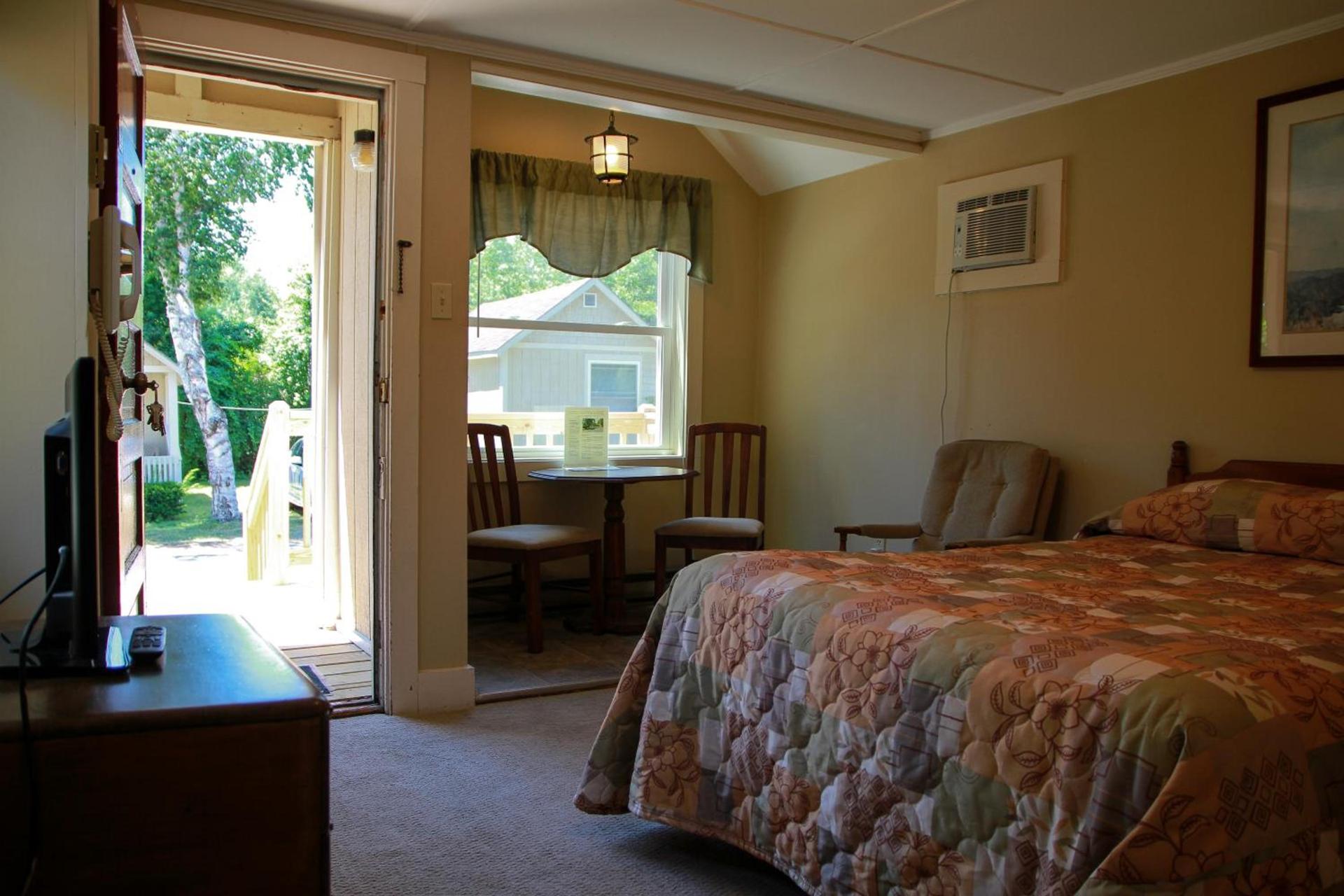 Kennebunk Gallery Motel and Cottages photo 4