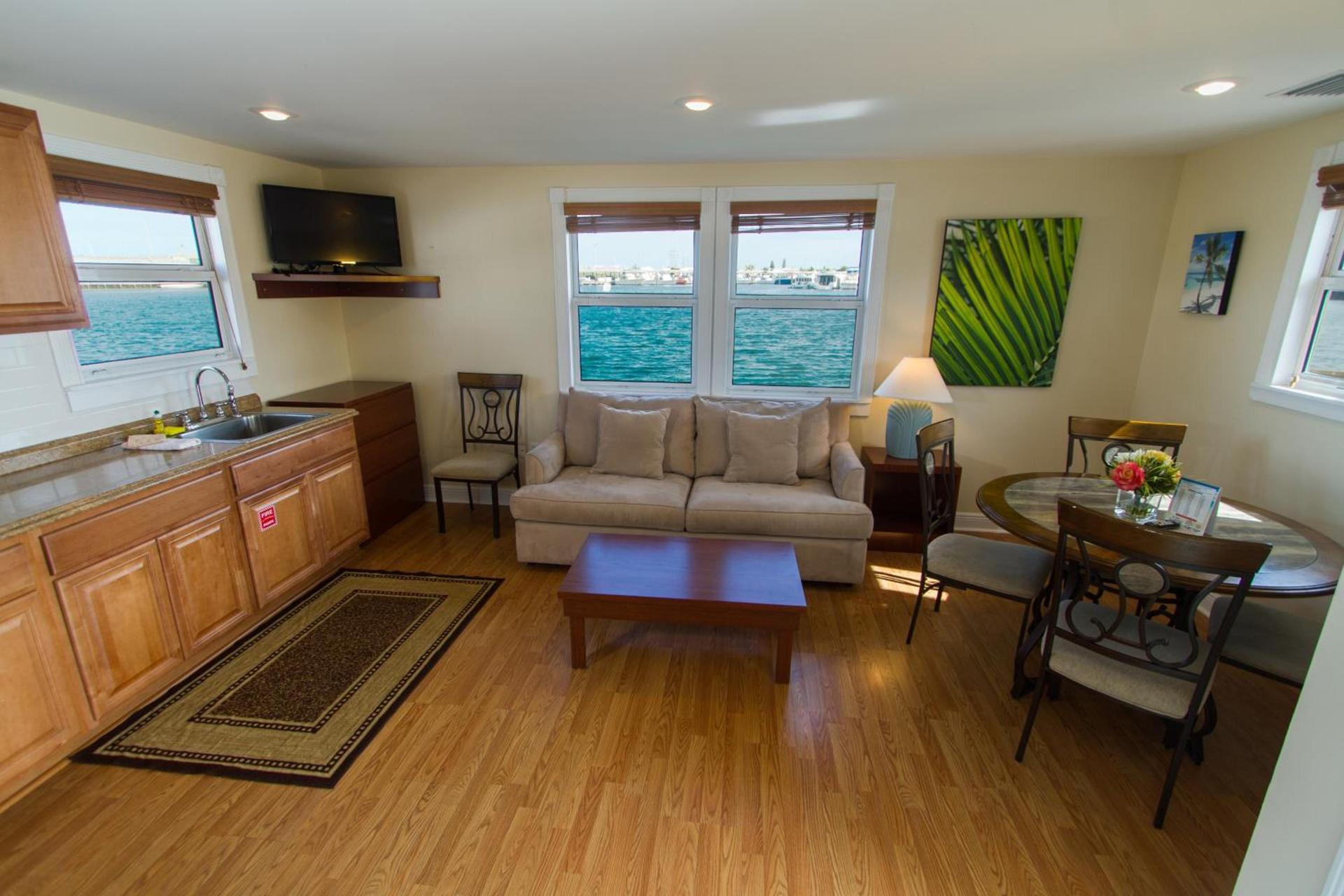Harborside Motel & Marina photo 10