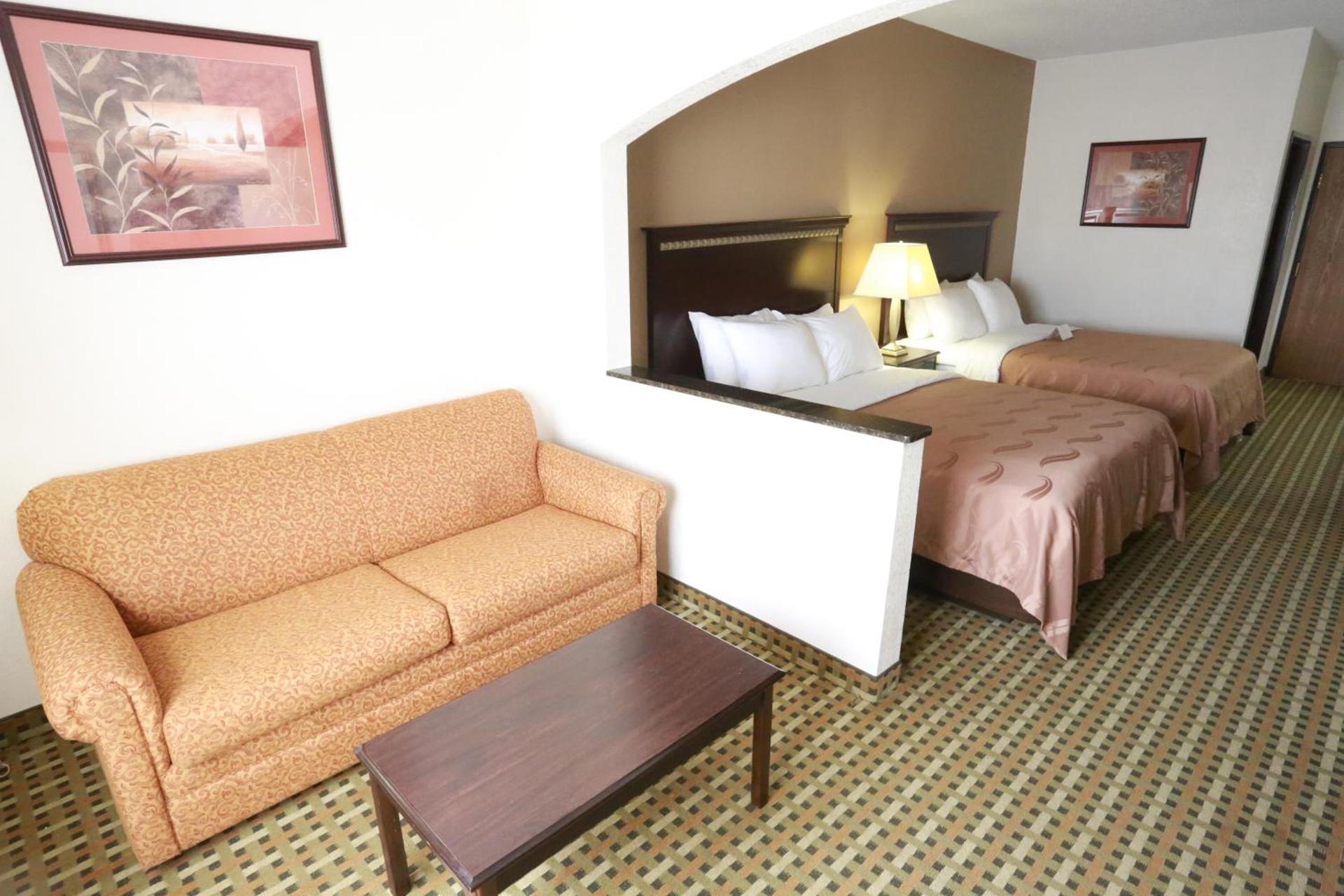 Quality Suites Burleson - Ft Worth photo 36