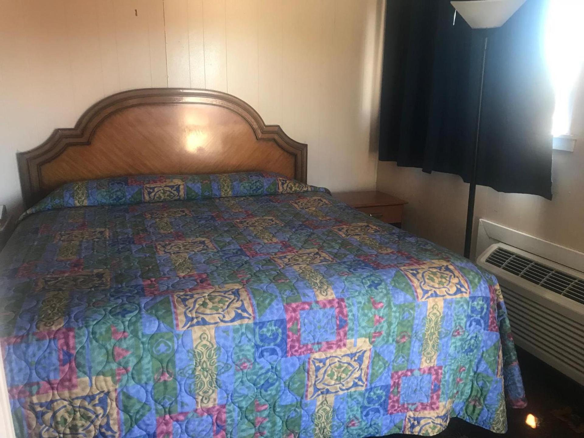 Lone Pine Motel photo 15
