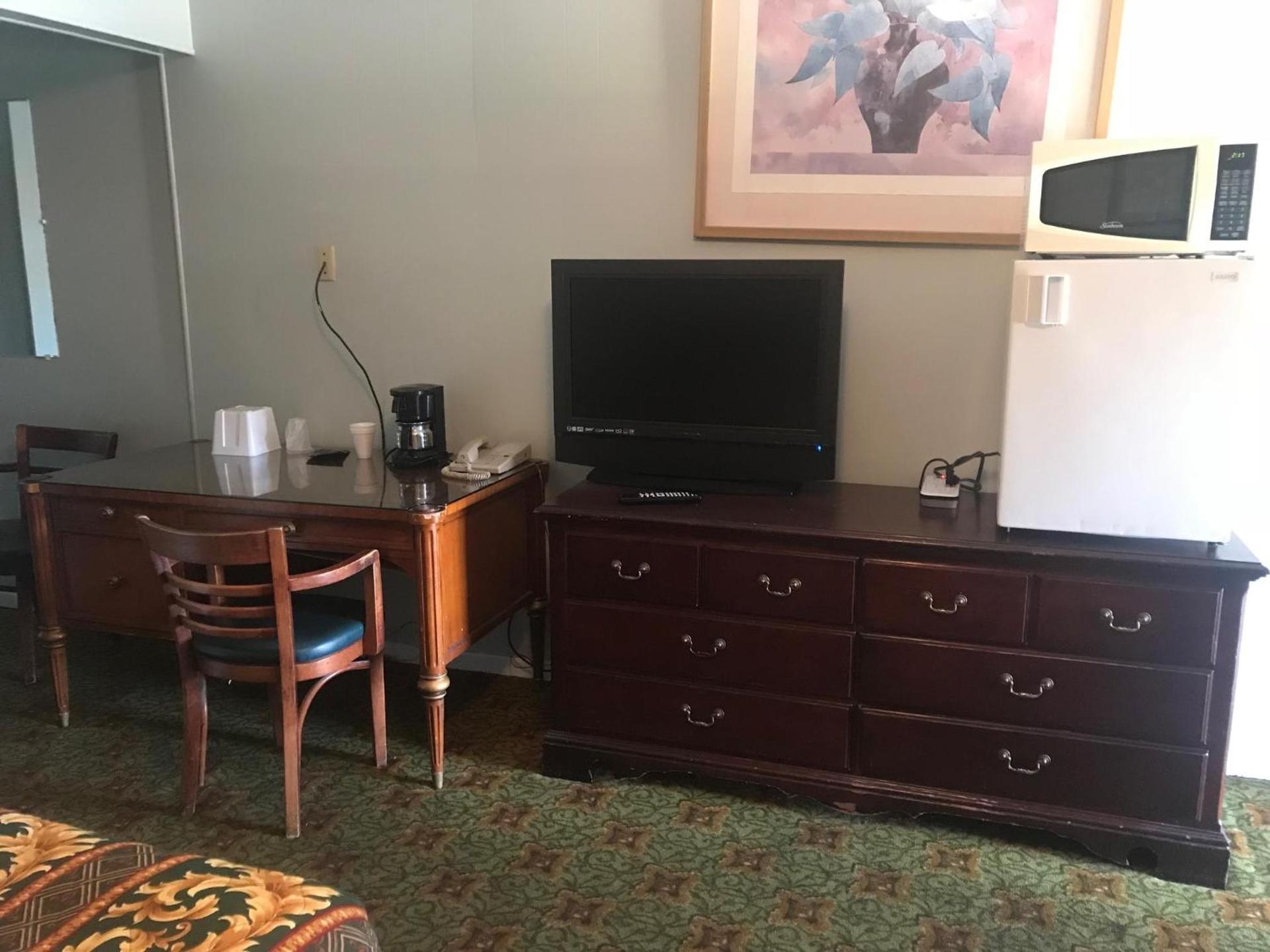Lone Pine Motel photo 14