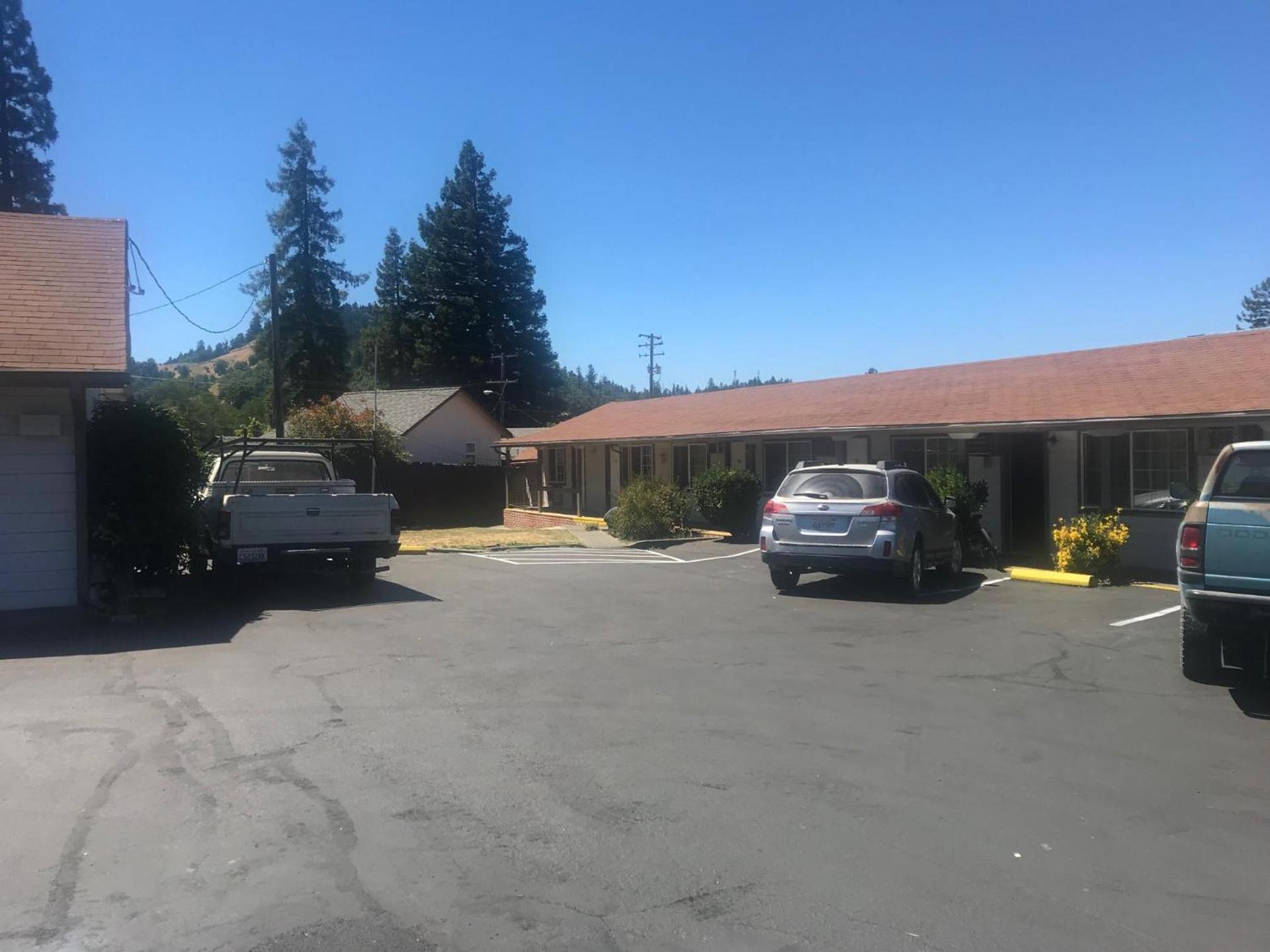 Lone Pine Motel photo 12