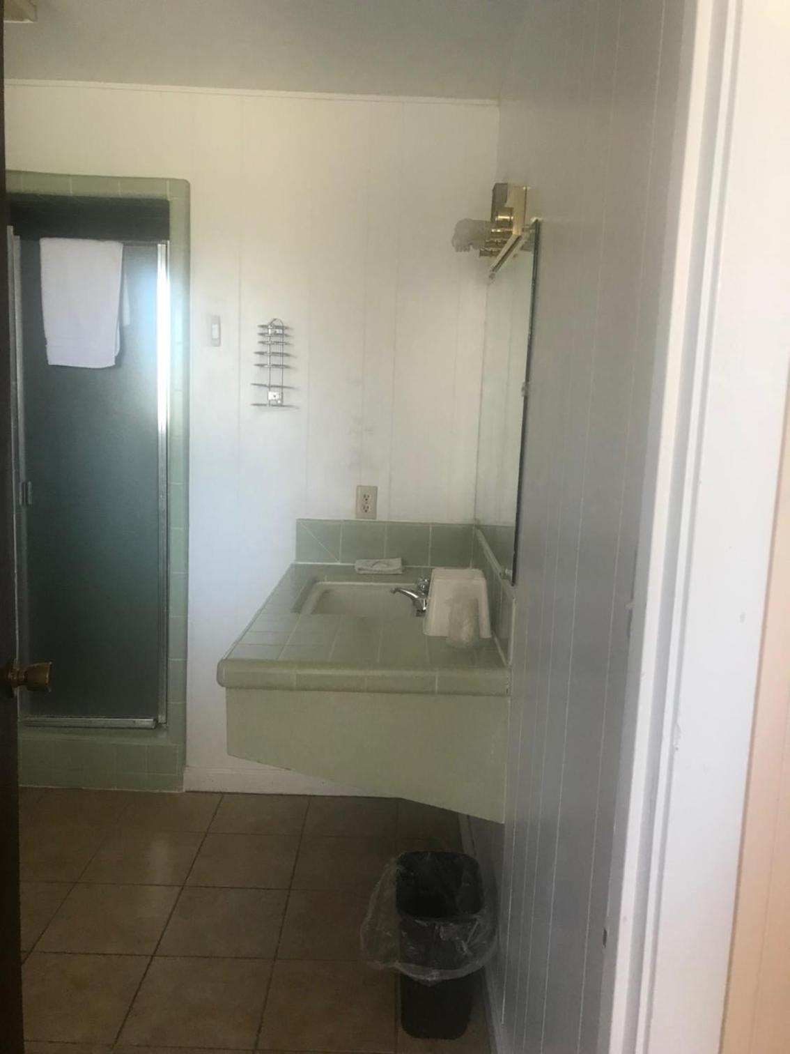 Lone Pine Motel photo 7