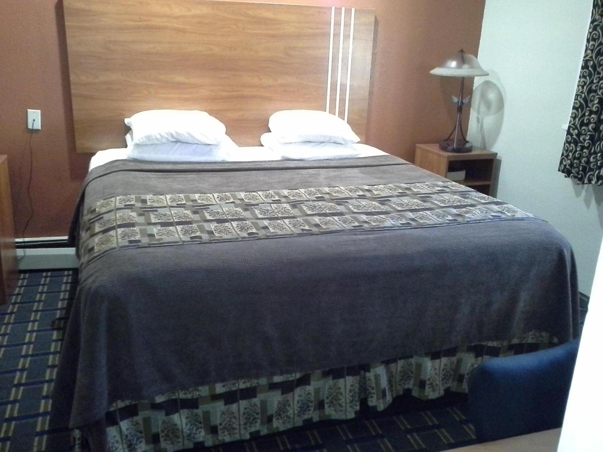 Economy Inn Tonawanda photo 8