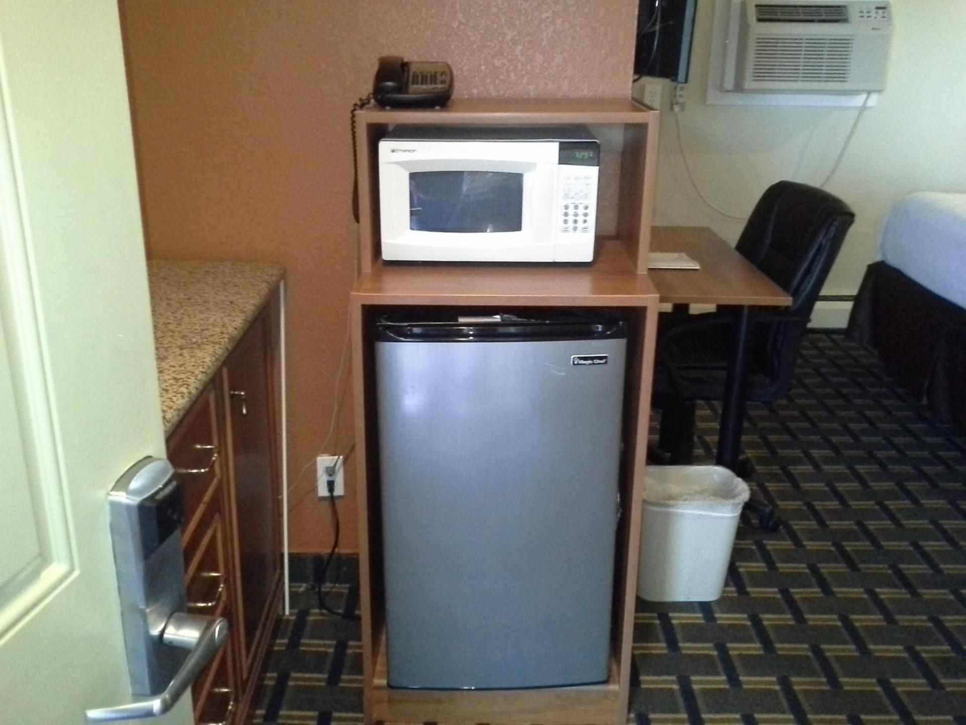 Economy Inn Tonawanda photo 11