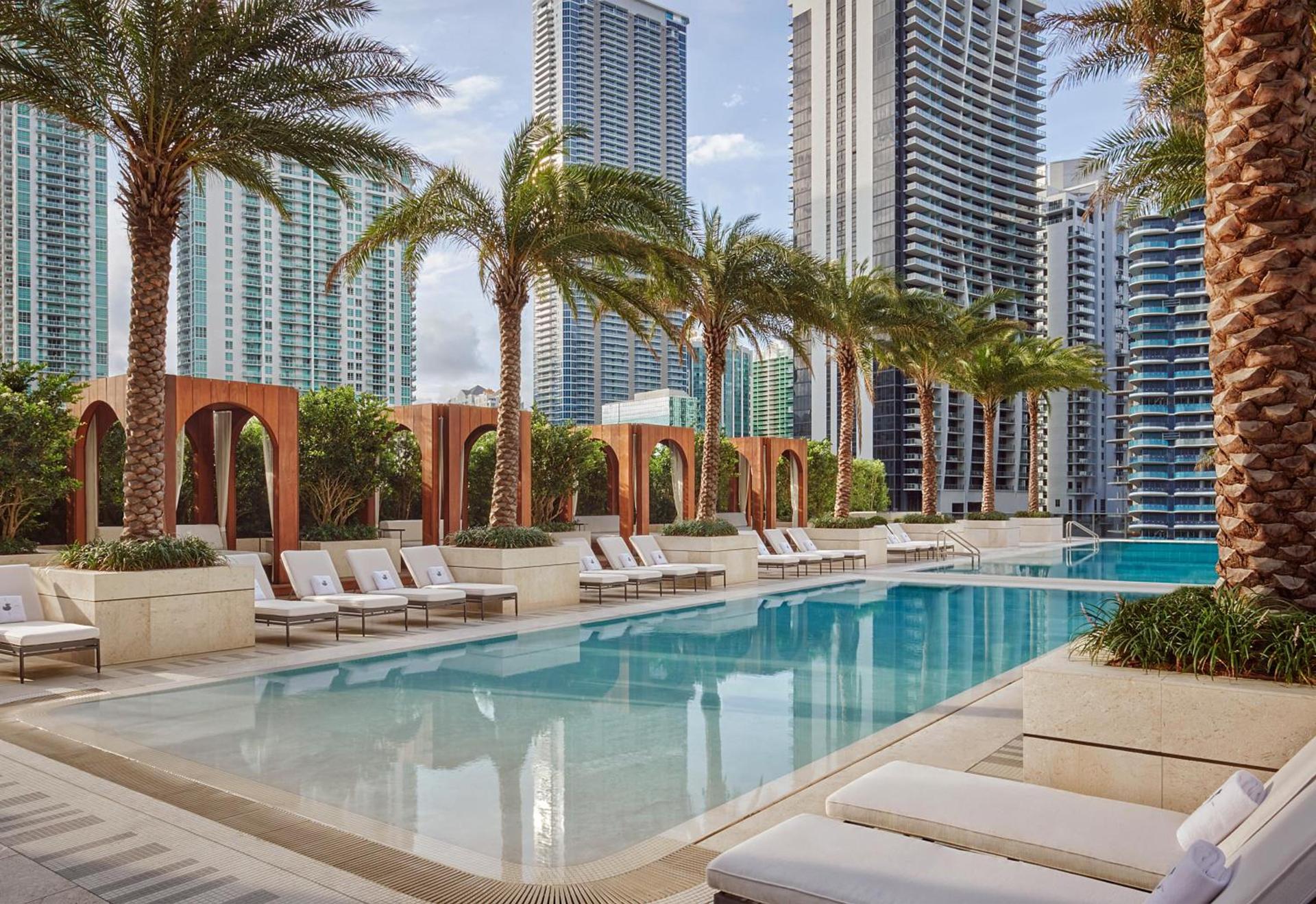 SLS LUX Brickell photo 5