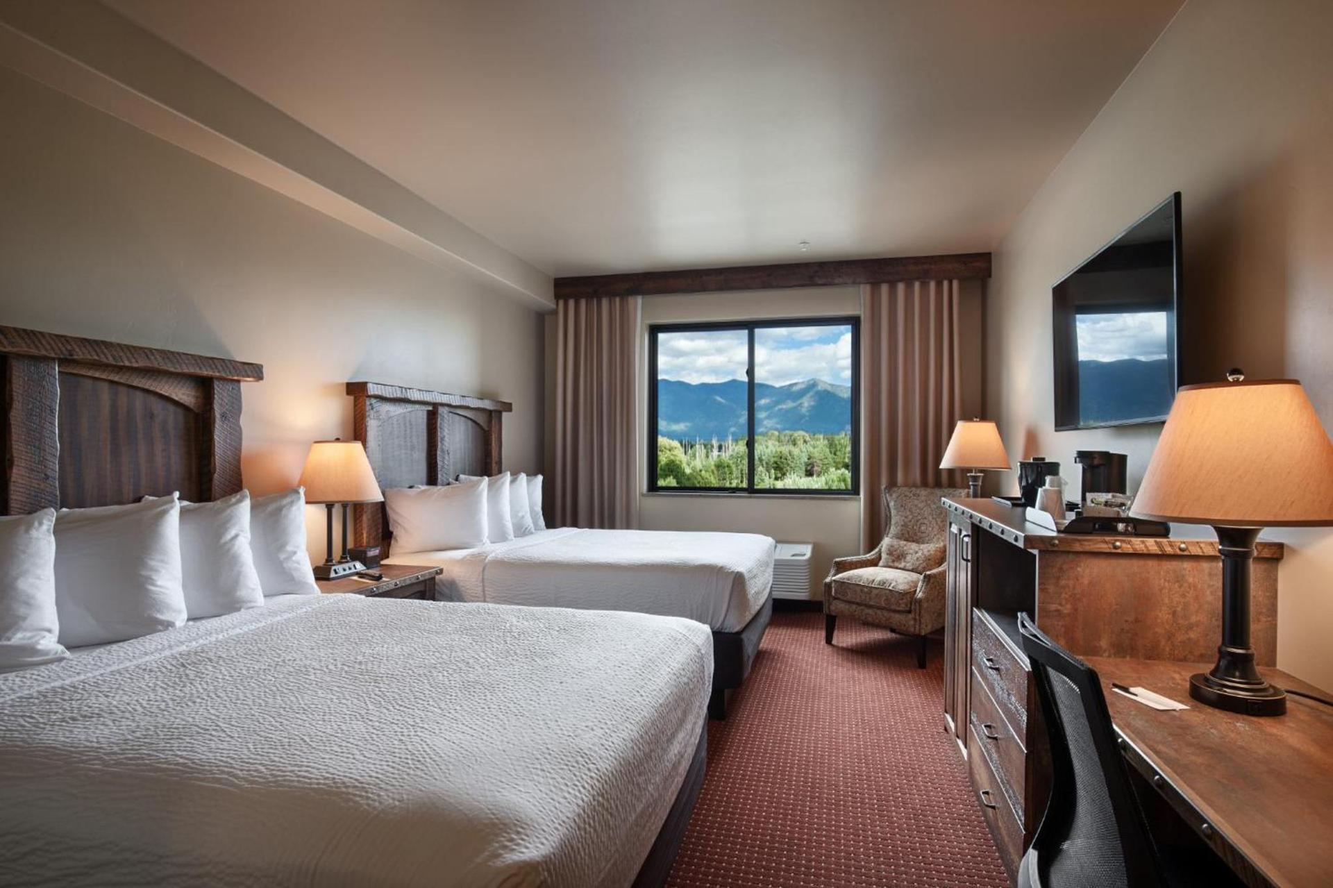 Glacier International Lodge photo 48