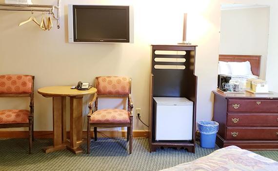 Gorham Motor Inn photo 13