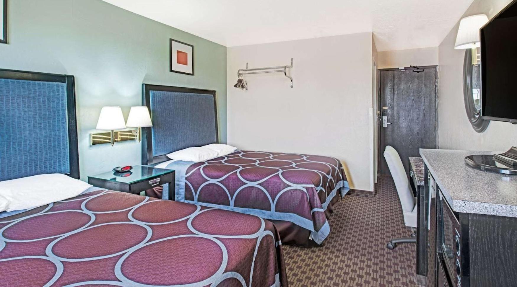 Super 8 by Wyndham Sacramento/Florin Rd photo 19