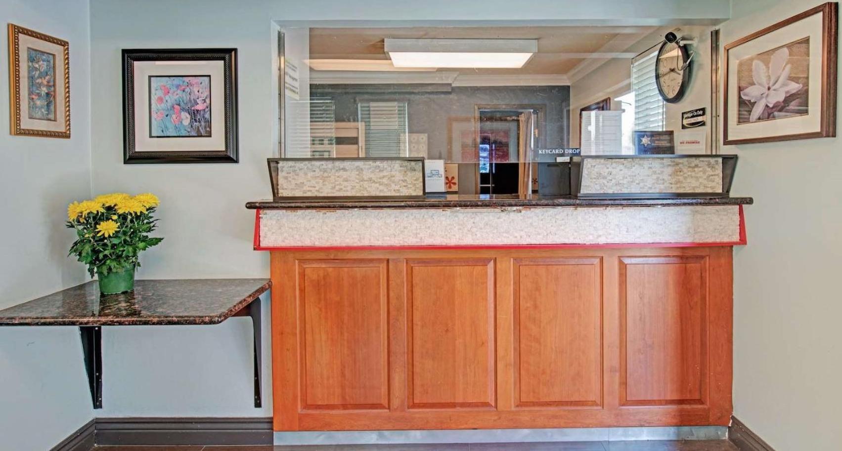 Super 8 by Wyndham Sacramento/Florin Rd photo 17