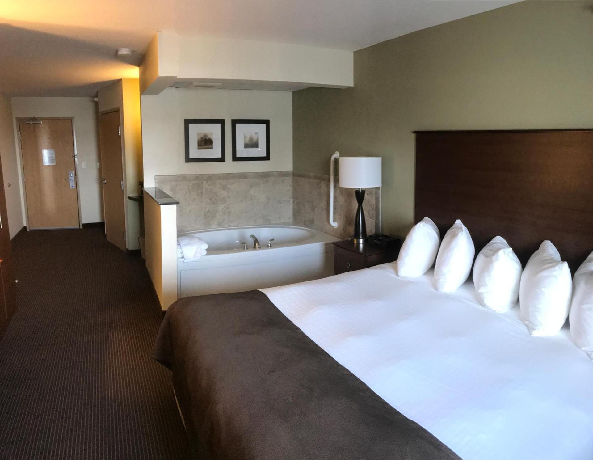 AmericInn by Wyndham Osage photo 12