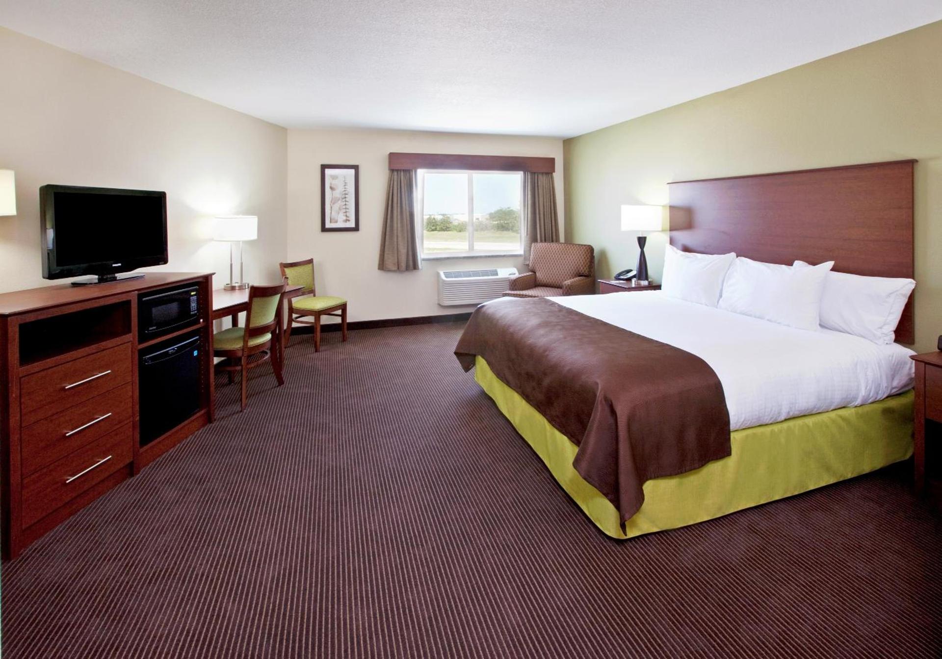 AmericInn by Wyndham Osage photo 7