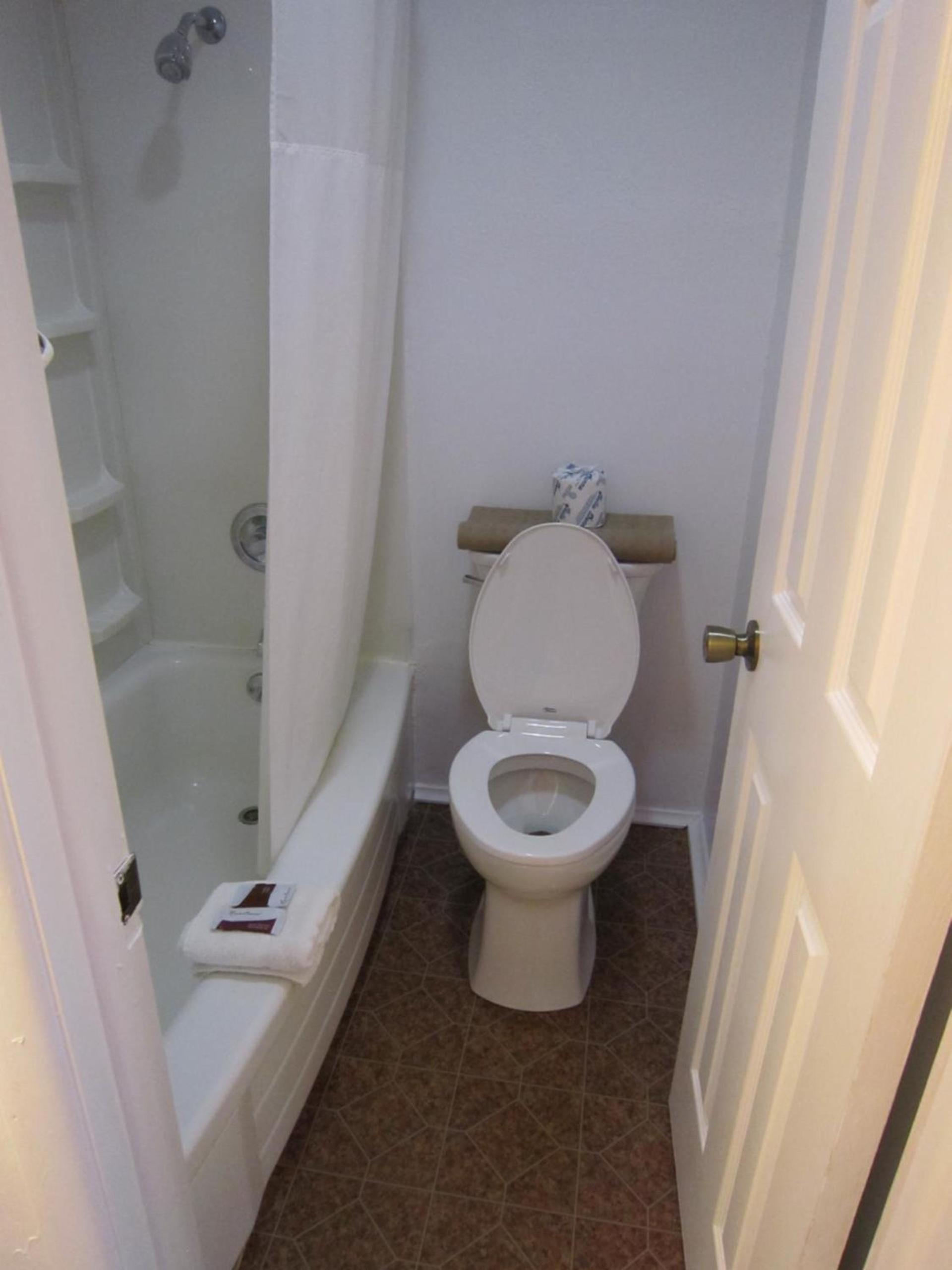 Cassville Budget Inn photo 8