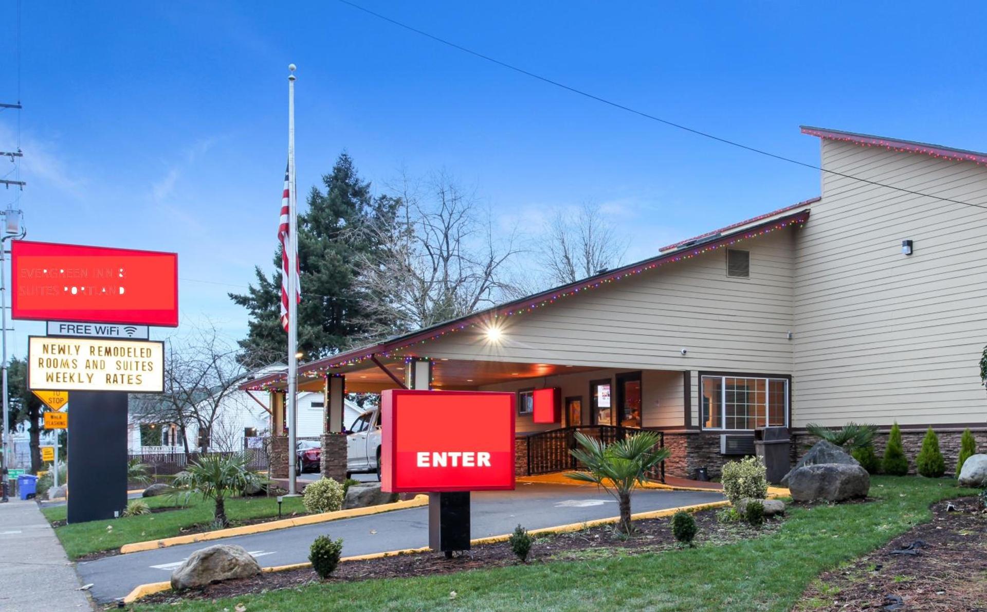 Evergreen Inn & Suites Portland photo 1