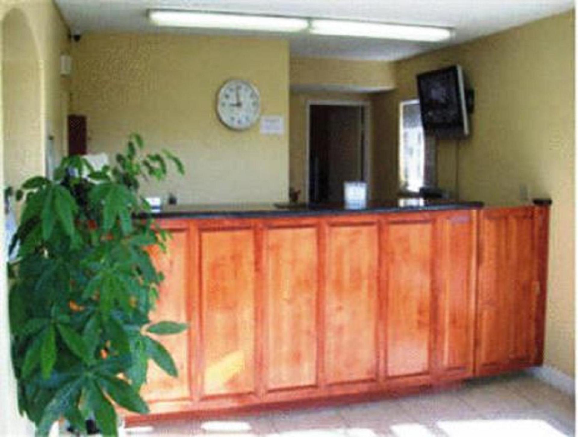 Days Inn by Wyndham Turlock photo 7